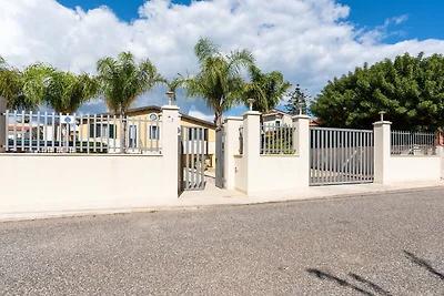Appartamento vicino al mare con patio