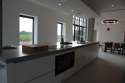 Villa di lusso vicino al mare a Zuidzande