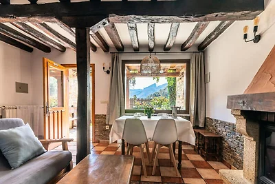 Casa a Liébana con vista sulle montagne