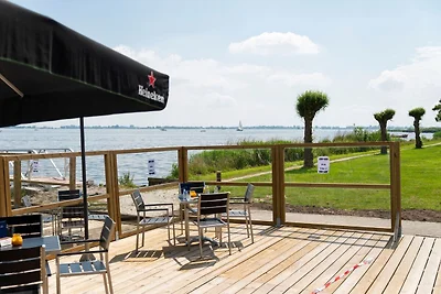 Hausboot in Offingawier mit Terrasse