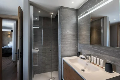 Moderne Wohnung in der Nähe der Seilbahn