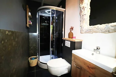 Agriturismo moderno e arredato con gusto in u...