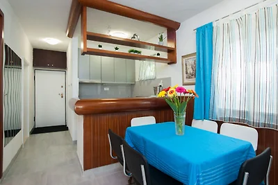 Pittoresca casa vacanze sulla spiaggia
