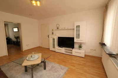 Zentrales Apartment in Messenähe