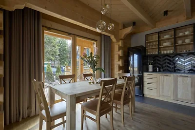Komfortable Ferienvilla mit Bergblick