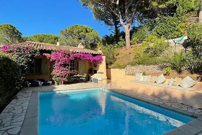 Charmantes Ferienhaus mit Pool