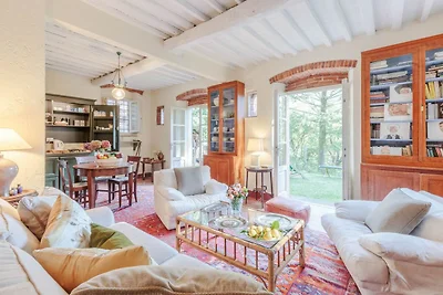 Casale in Toscana vicino a Lucca