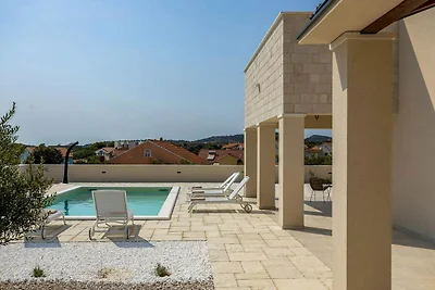 Villa Royal Stone mit Pool in Jezera