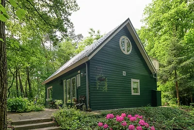 Komfortables Ferienhaus in einem Waldgebiet