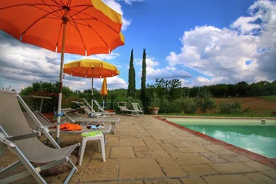 Lussureggiante Agriturismo nel cuore della...