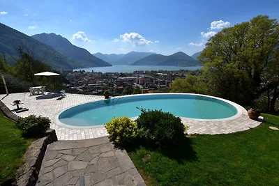 Wohnung in Villa, mit Garten, Grill