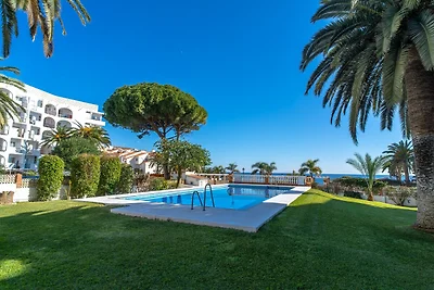 Monolocale a Nerja con Vista Mare e Piscina