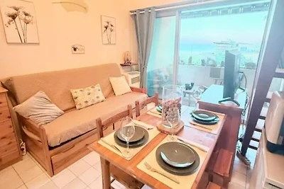 Appartamento fronte mare con vista