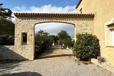 Villa in Frontignan mit Privatstrand