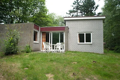Bungalow a un piano con microonde, in un parc...