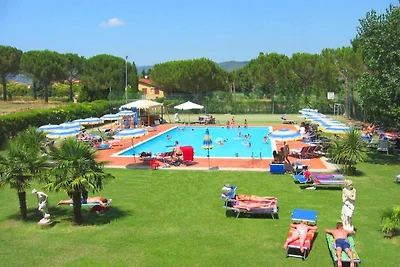 Piacevole casa mobile con piscina