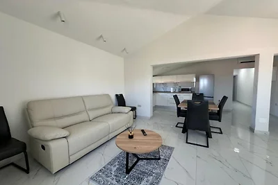 Studio Apartment with Balcony (6)