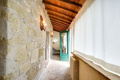Splendida villa con piscina in comune a...