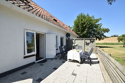 Ruhiges Ferienhaus in Zonnemaire mit Garten