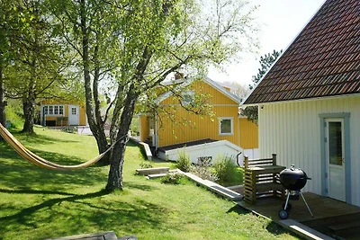 8 persone case ad Bovallstrand