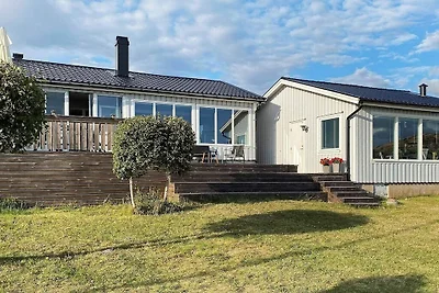 12 persone case ad LYSEKIL-By Traum