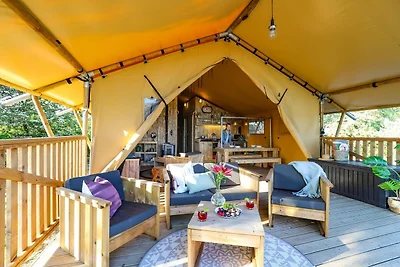 Luxe safarilodge aan het water