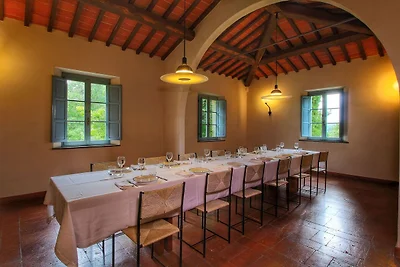 Villa con piscina e campo da tennis