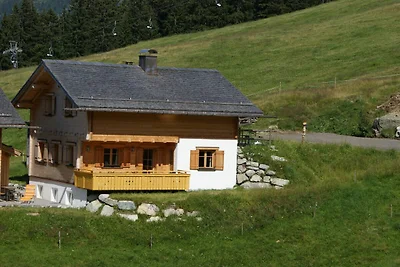 Chalet in Sankt Gallenkirch nahe Skibus