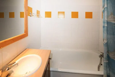 Monolocale luminoso · Accesso diretto alle pi...