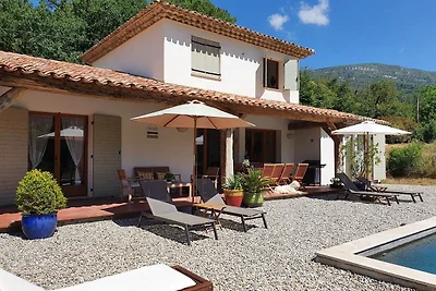 Villa di classe con piscina privata a...