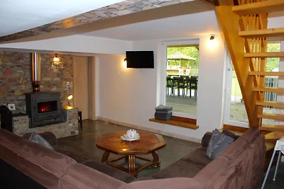 Geräumiges Chalet in Jalhay mit Whirlpool