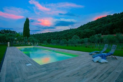 Luxuriöse Villa in Asciano (Toskana) mit Pool
