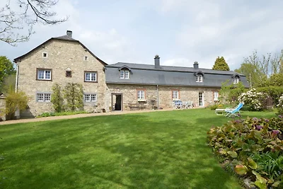 Middeleeuwse boerderij met privétuin