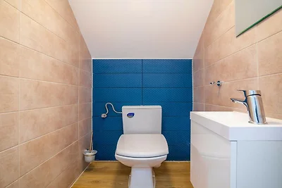 Komfortable Ferienhäuser mit Pool, in...