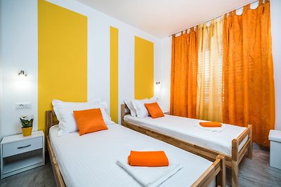 Apartments Sunshine Home - Twin Room ( Yellow...