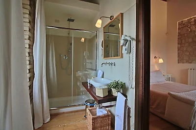 Moderna casa vacanze con piscina a Foligno
