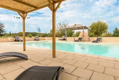 Villa Saint-Nexans con piscina privata...