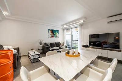 Moderno appartamento con balcone -...