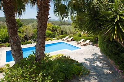 Moderne Villa mit Swimmingpool in St.