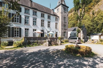 Gemütliche Wohnung 2, Schloss aus dem 16.