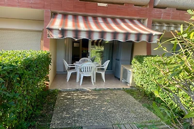 Apartment mit Zugang zu Garten und Pool