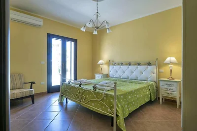 Spiacious Italian villa