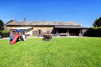 Ferienhaus in Lierneux mit Garten