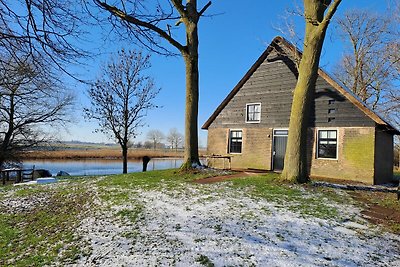 Pittoresk huisje met geheel vrije ligging, om...