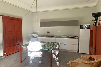 Appartamento con piccolo giardino Cannero...