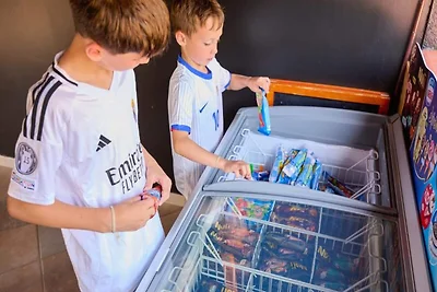 Villa in den Pyrenäen mit Blick auf den See