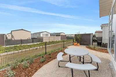 Accogliente casa mobile immersa nella natura