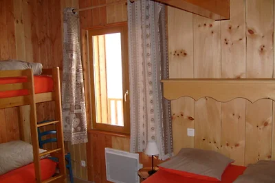 Chalet mit Skifahren und Reiten in der Nähe