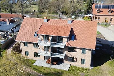 Piccola casa sul lago Rifugio moderno