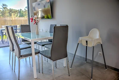 Komfortables Ferienhaus mit Garten und Pool
